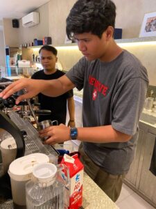 Kolaborasi KawanPintar, Kopi Kalyan, dan Suasana Kopi Hadirkan Pengalaman Belajar Bisnis Nyata untuk Remaja